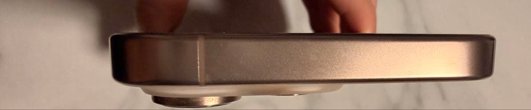 美品iPhone 16 Pro本体 256GB デザートチタニウム