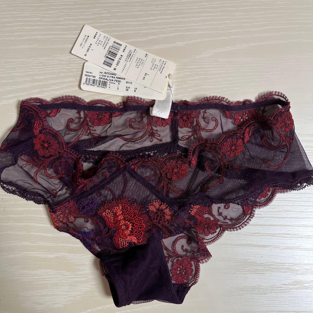 リズ　シャルメル新品 紫と赤のレース ブラジャーショーツセット