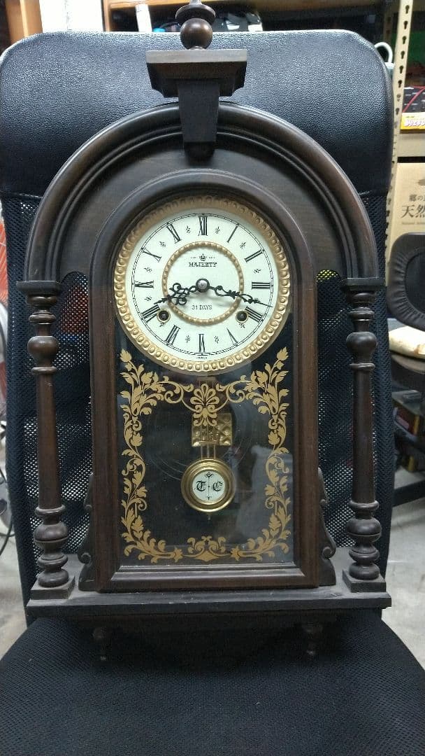 MAJESTY 31 DAYS 掛時計 木製