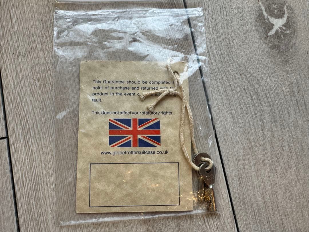 グローブトロッター　 黒　キャリーケース　20インチ　キャビンサイズ