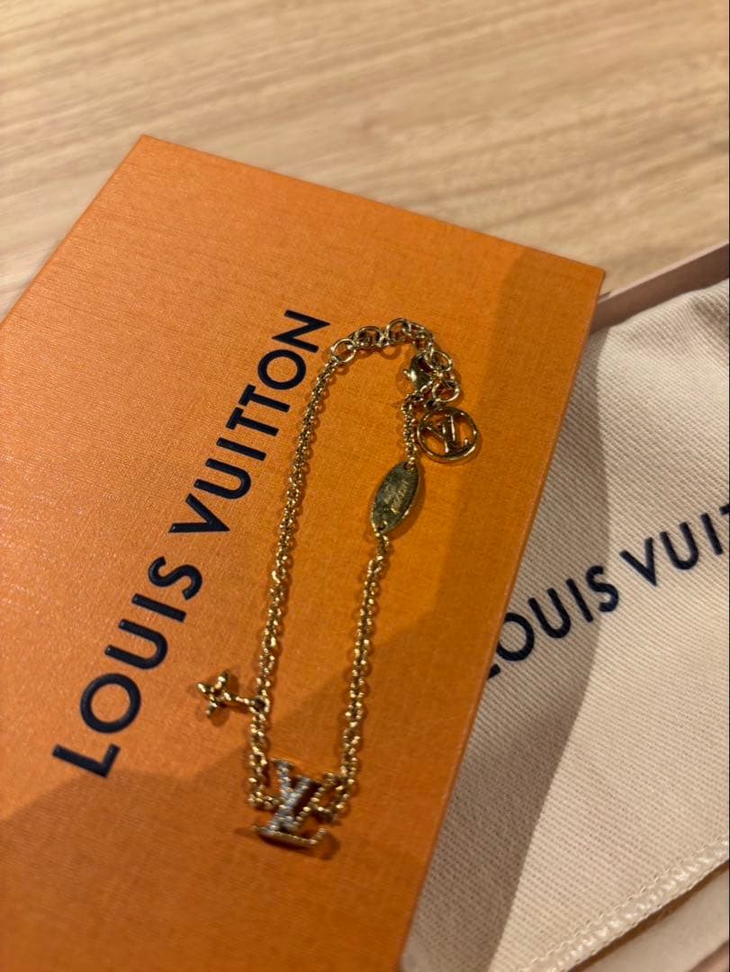 LOUIS VUITTON チェーンブレスレット