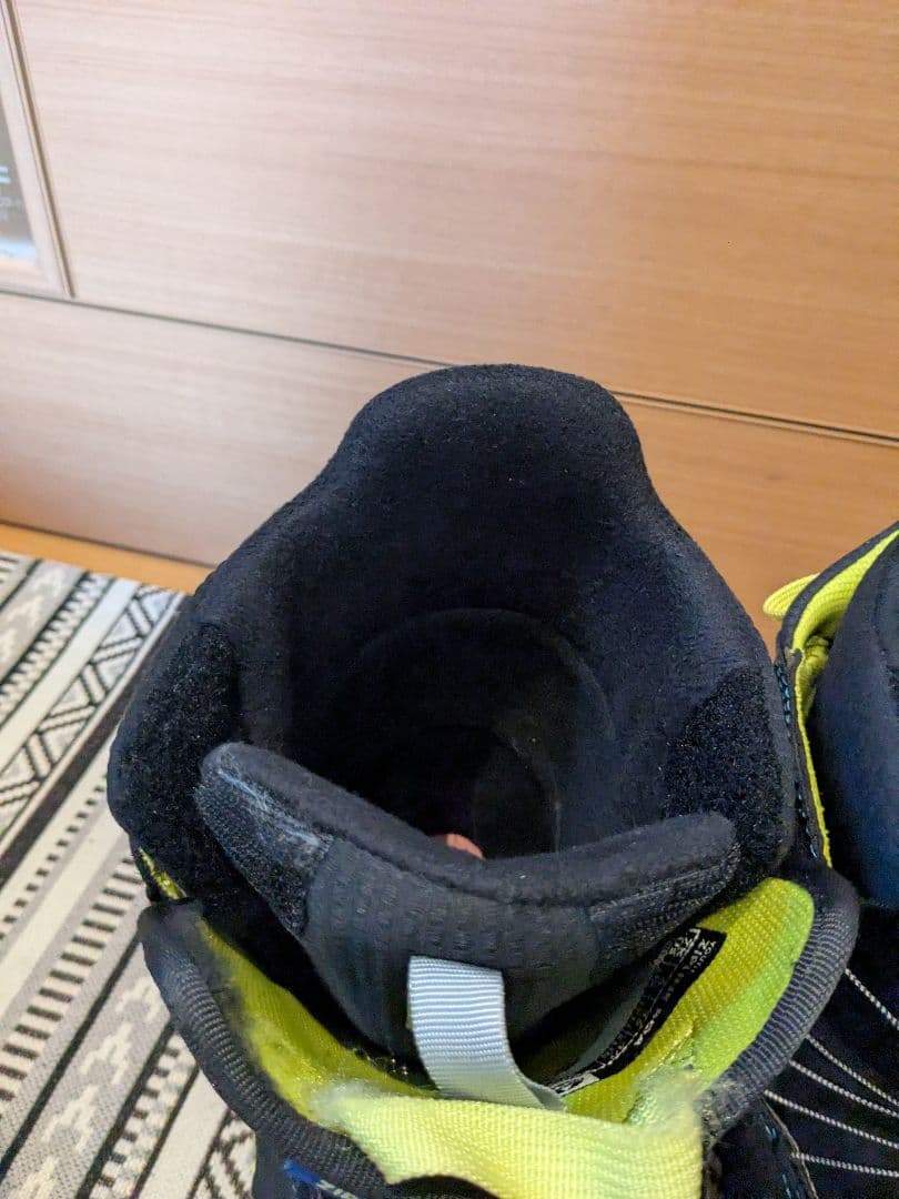 BURTON ZIPLINE YOUTHスノーボードブーツ 子ども用　25センチ