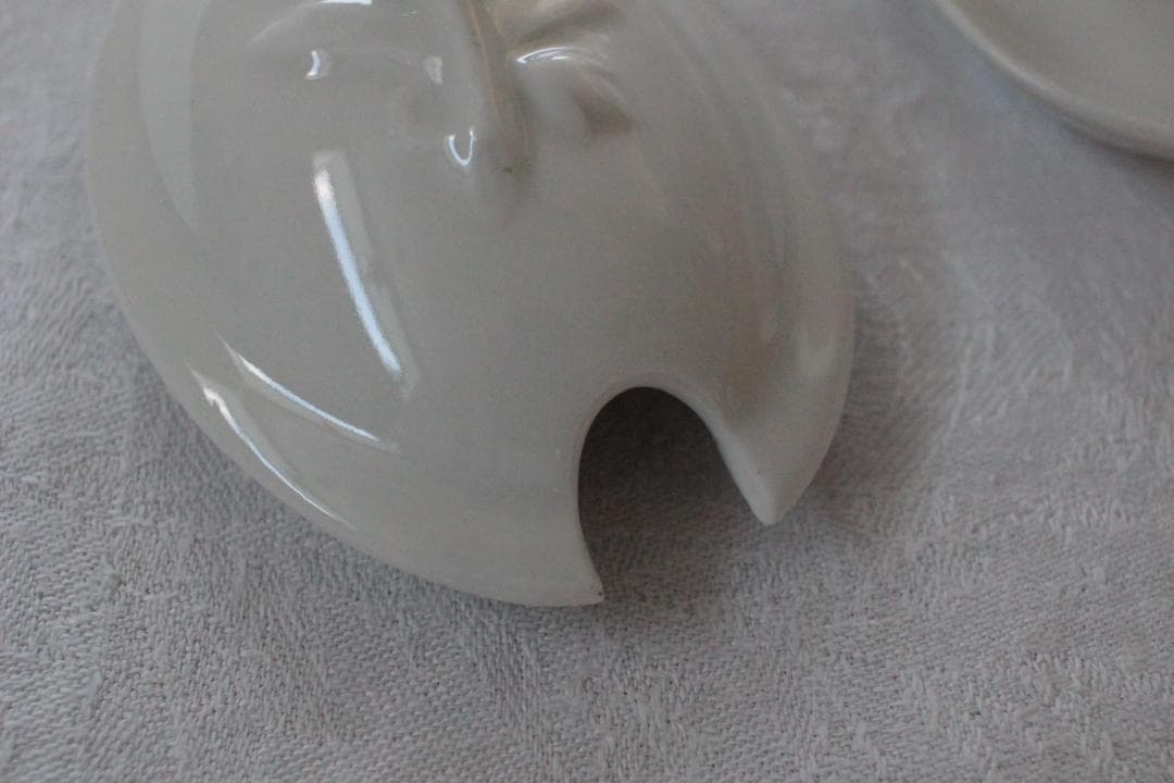 白磁器・蓋付きマスタードポット/フランスアンティーク