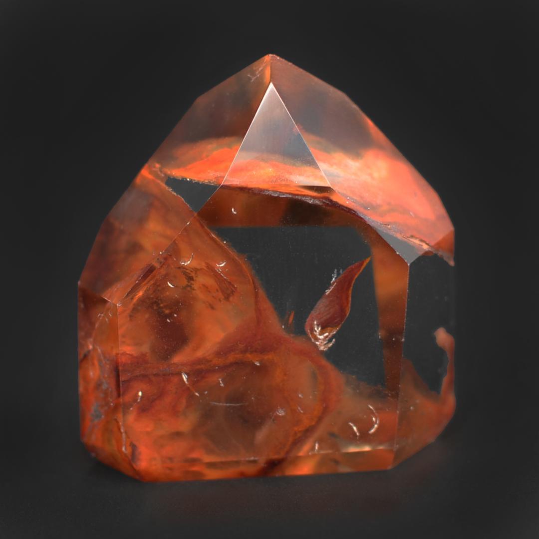 レッドアクチノライトインクォーツ-ポリッシュポイント【ブラジル産】