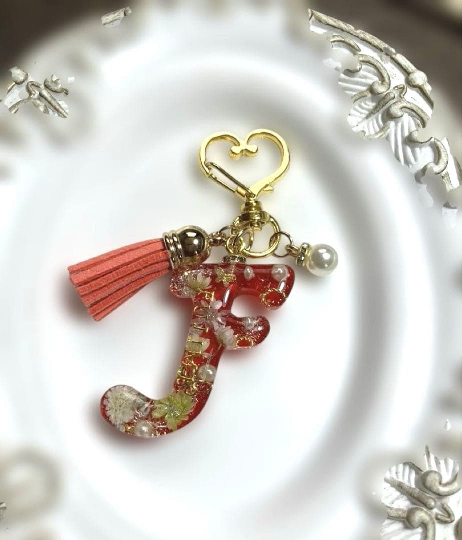 お花のイニシャルキーホルダー♪