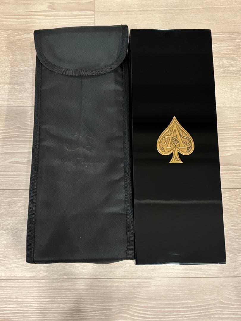 Armand de Brignac ゴールドシャンパン