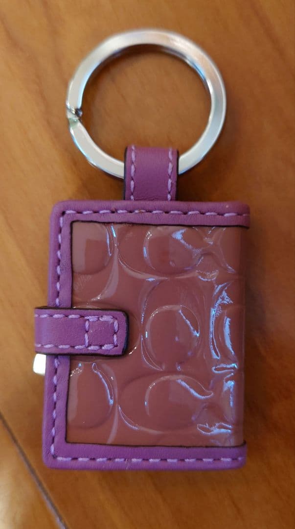 【新品未使用】COACH キーホルダー ※シミあり