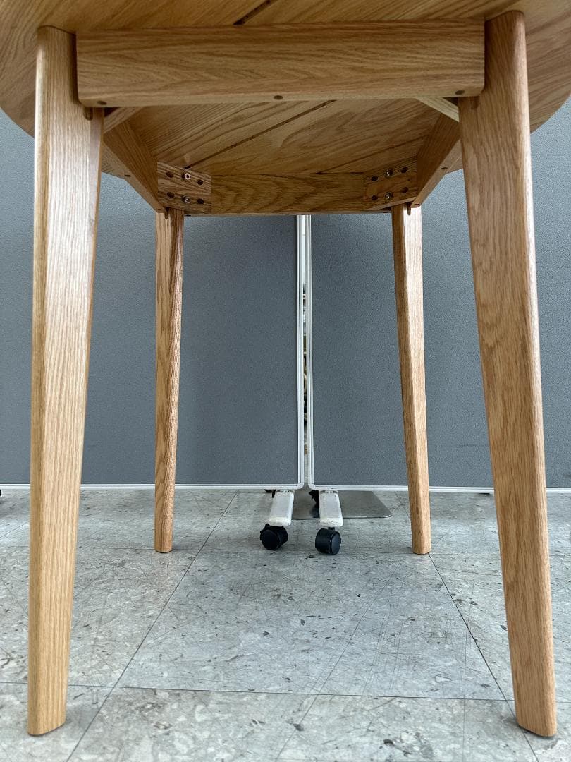 ダイニングテーブル　丸形　ブラウン