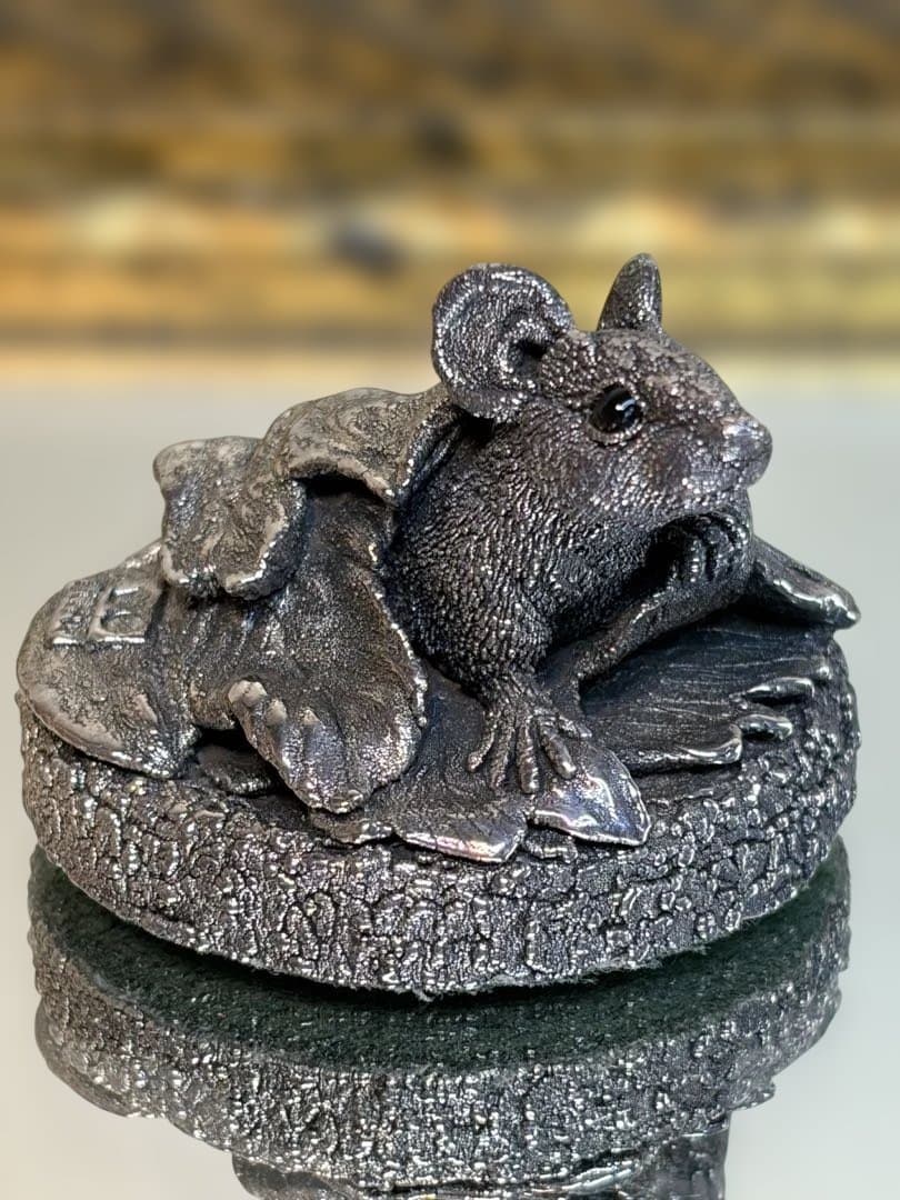 COMYNSの純銀製マウスの置物［レア物］