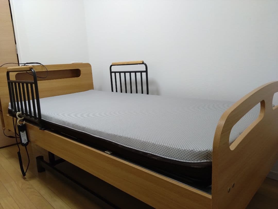 t.ak 様用 電動リクライニング介護用ベッド　ライズ2 3M-C 引き取り