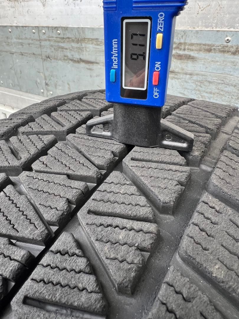 senaブリヂストンスタッドレス235／55R19 105Q深溝