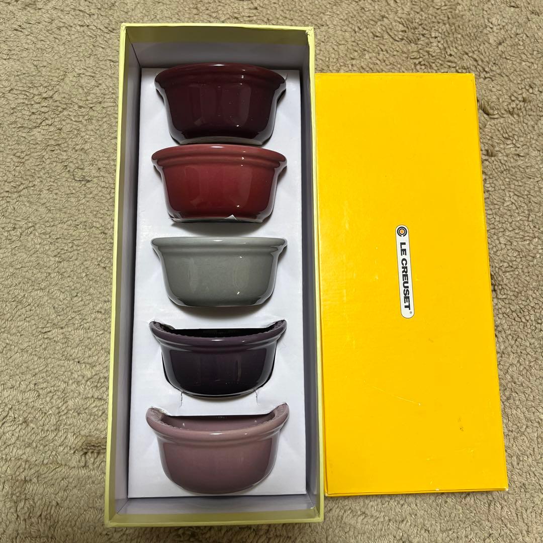 LE CREUSET プチ　パイ　ディッシュ　小型ボウル 5個セット　新品