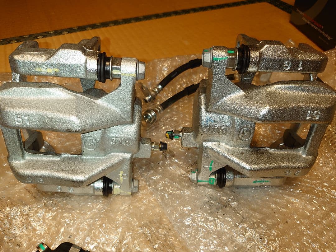 2024 NDロードスターRF 新車納車前外し大径フロントブレーキキャリパー一式