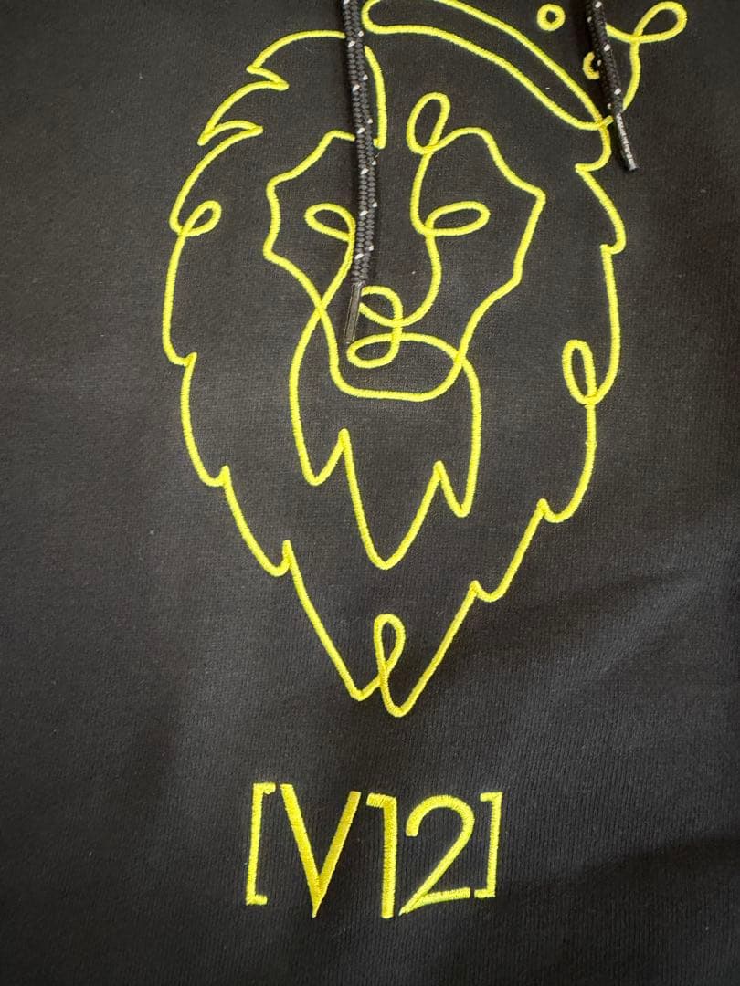 新品正規品【V12/L】ONE HAND LIONデザインパーカースウェット