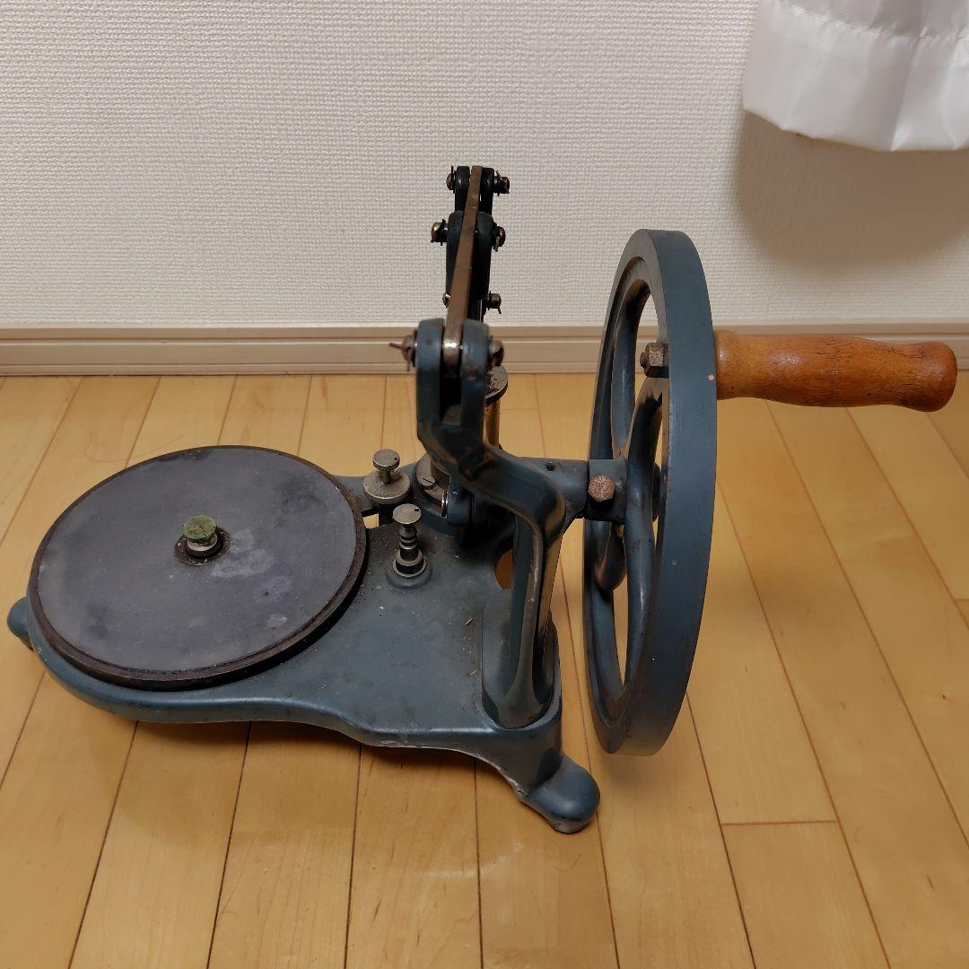 昭和レトロな謎の金属製の品物③