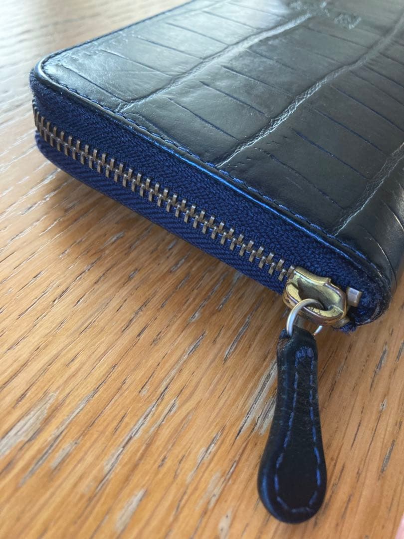 美品 Felisiレザー ラウンドジップ 長財布 ブラック 125 黒