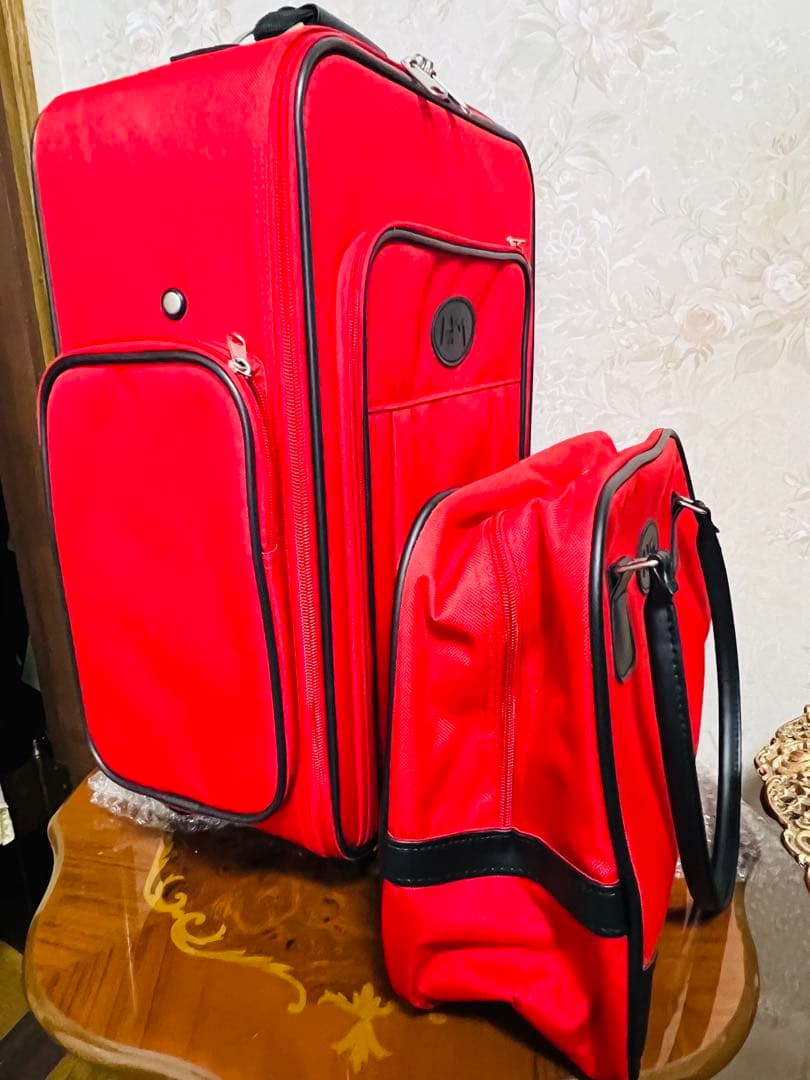 ハナエモリ キャリーバッグ&ボストンバック未使用品 森英恵 赤色 2点セット