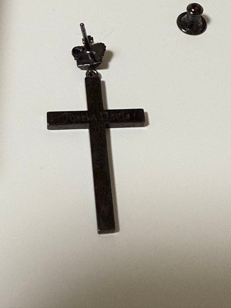 Justin Davis クロス型ピアス