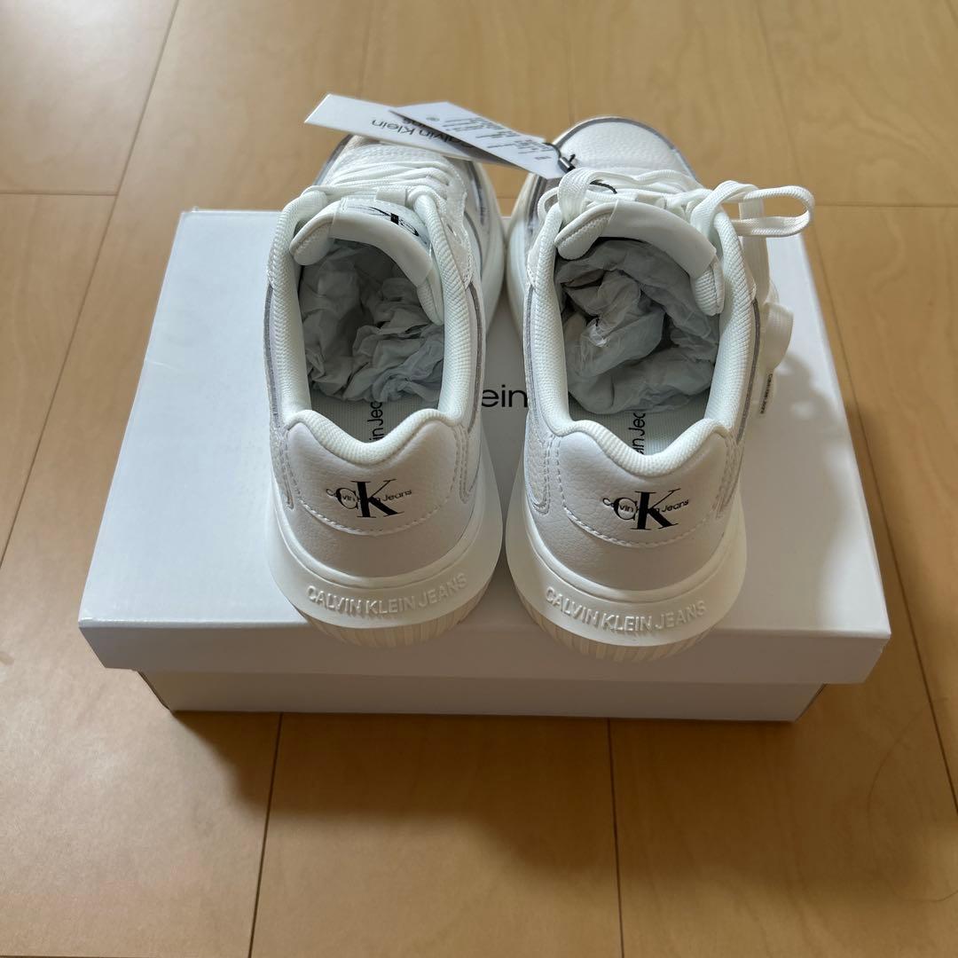   Jeans ホワイトスニーカー