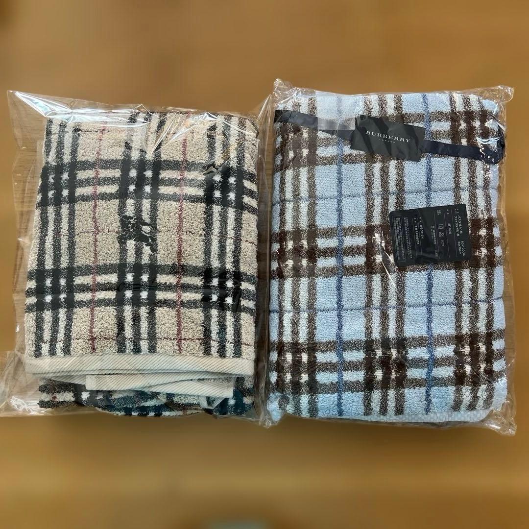 バーバリー　希商品チェック柄バスタオル２枚セット（ベージュ・青）