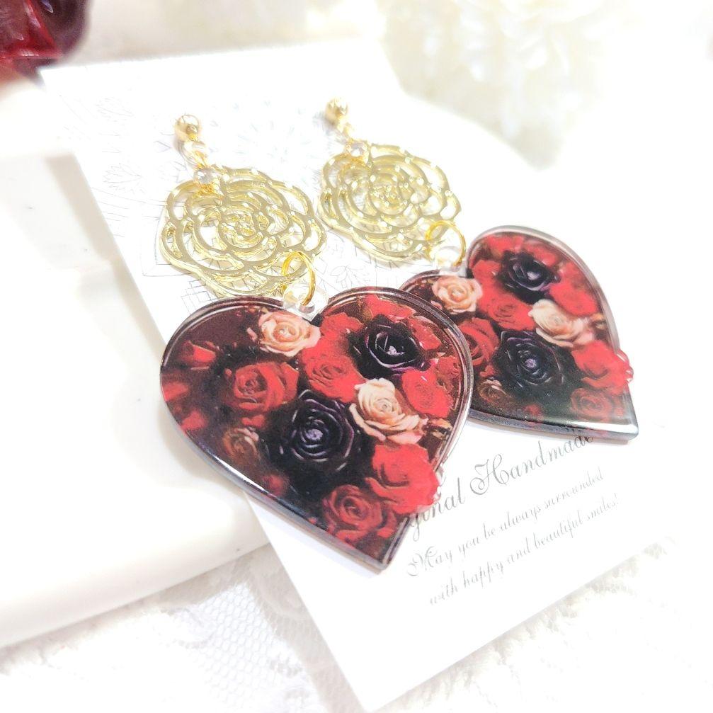 ゴールド薔薇フレームと美しい大ぶりバラ束ハート ピアス♡❀