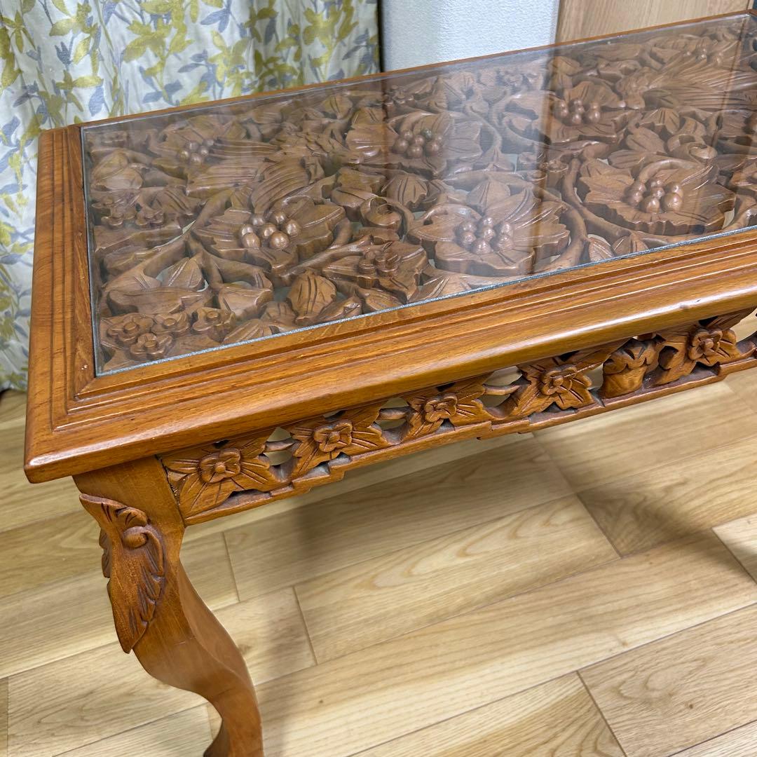 猫脚　彫刻　透かし彫り　ガラストップ　テーブル