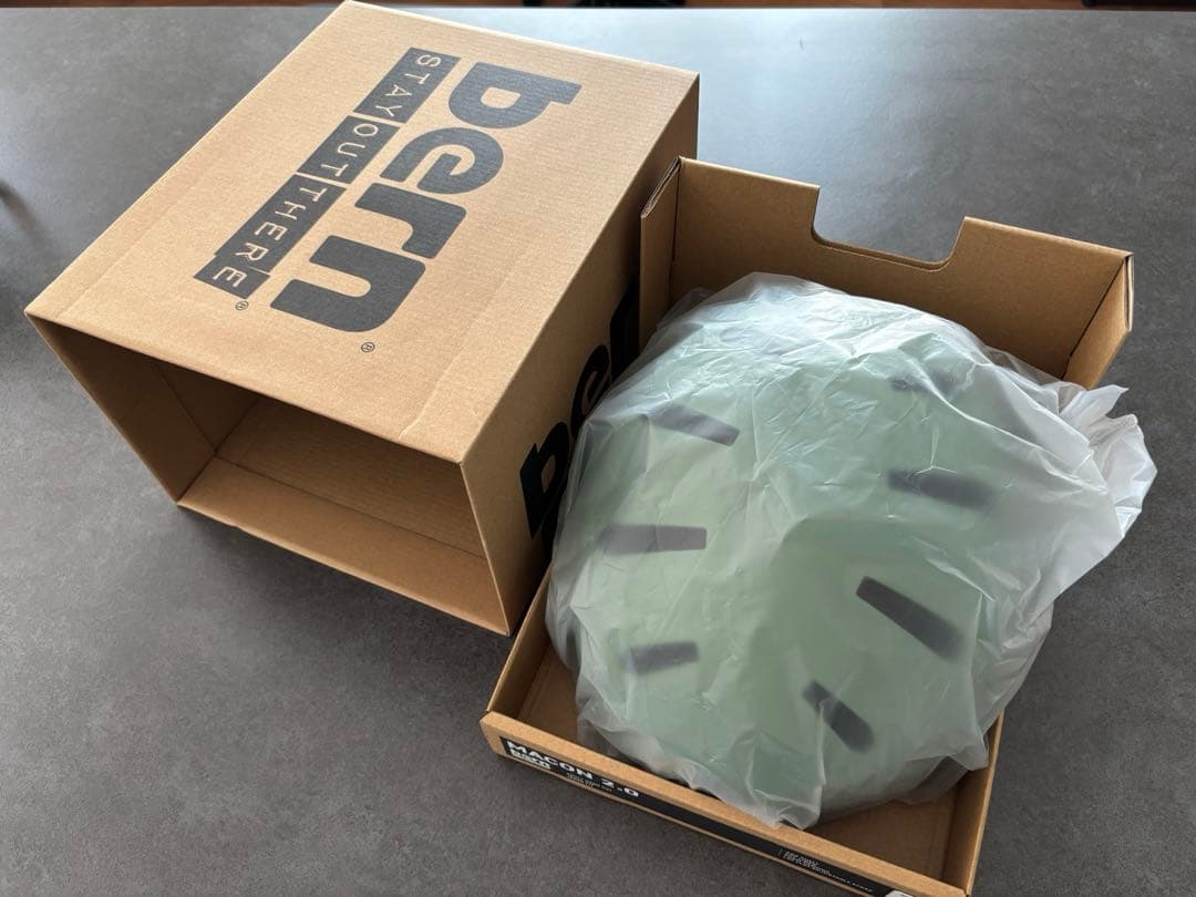 バーン bern ヘルメット MACON2.0