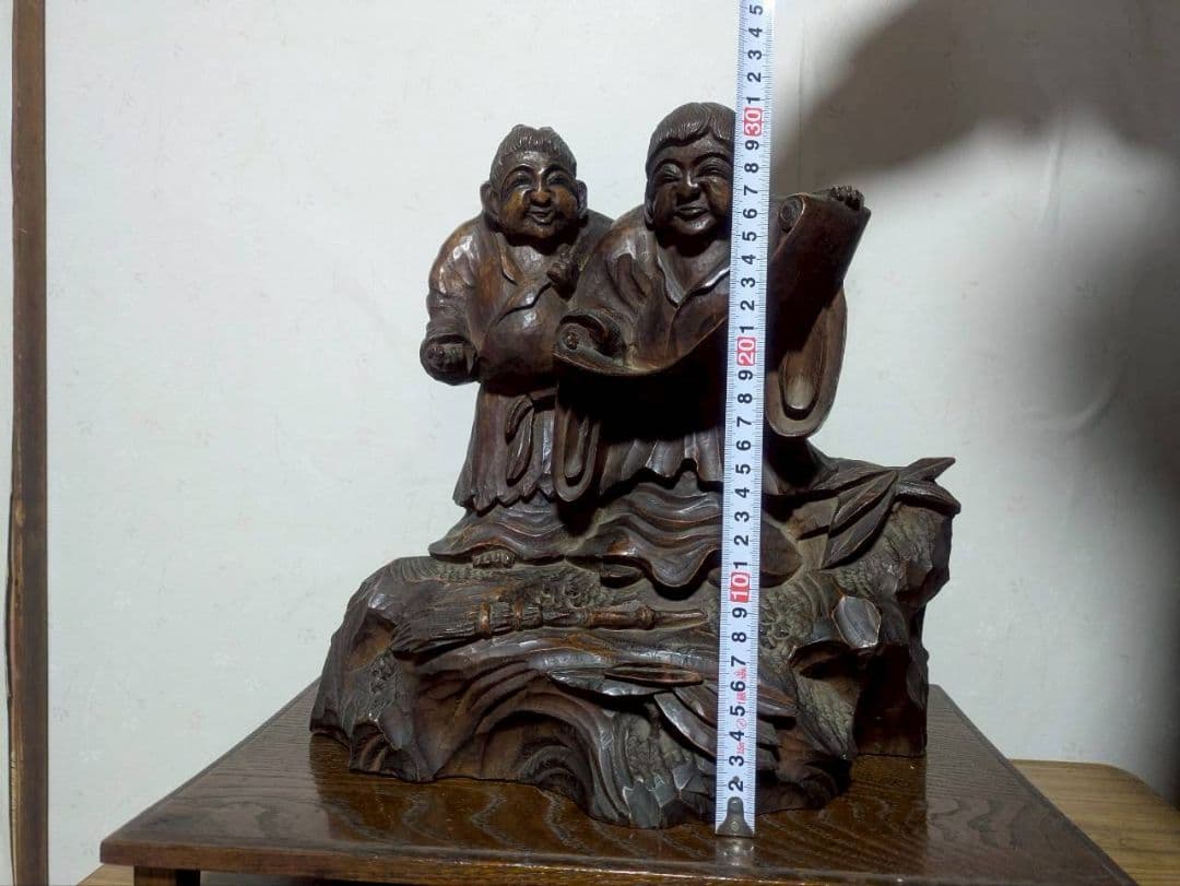 木製二人彫刻置物 スタンド付き 約30cm