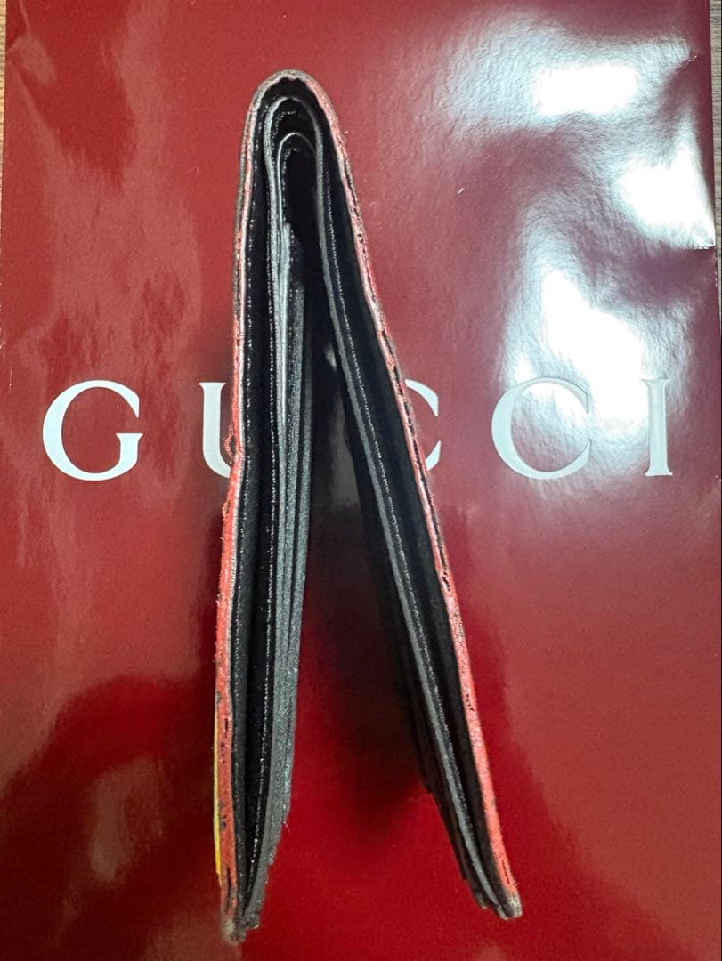 ルイヴィトン 折りたたみ財布 限定デザイン