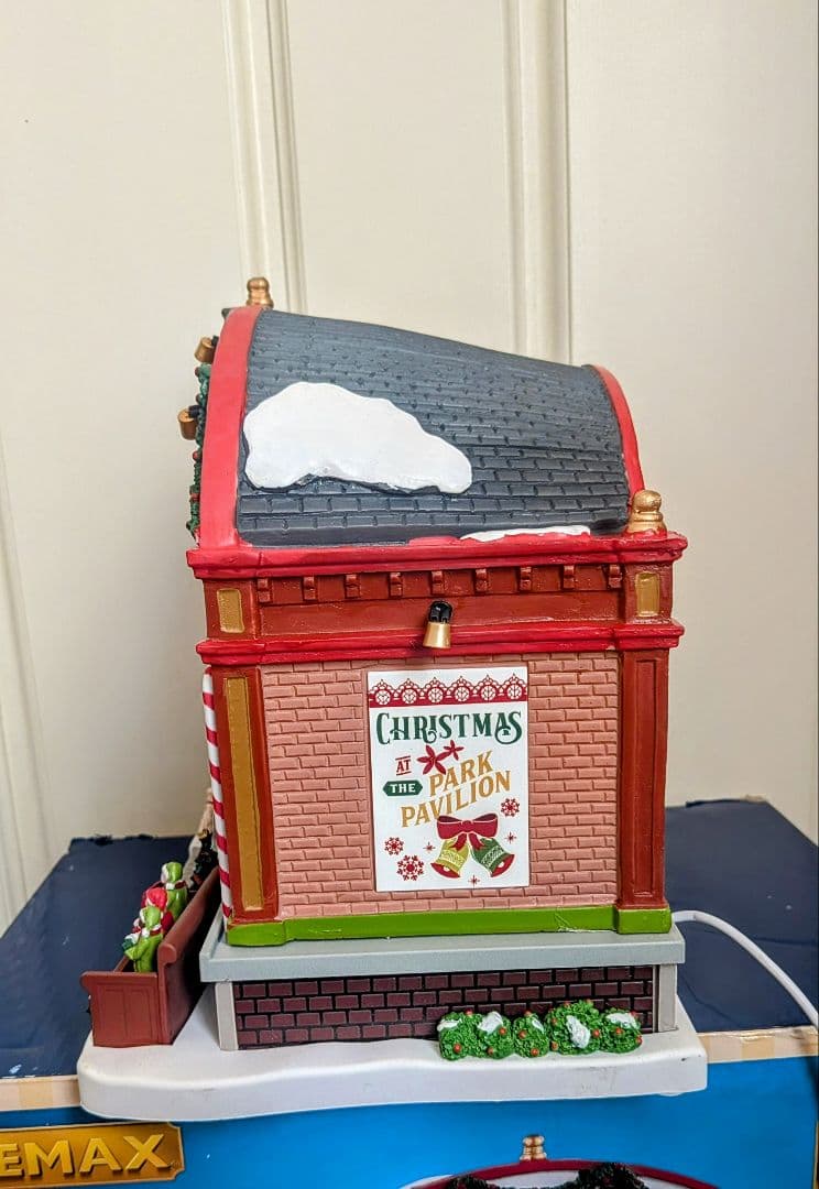 Xマス lemax ミュージカル・ホール　合唱つき　ライトハウス　ミニチュア