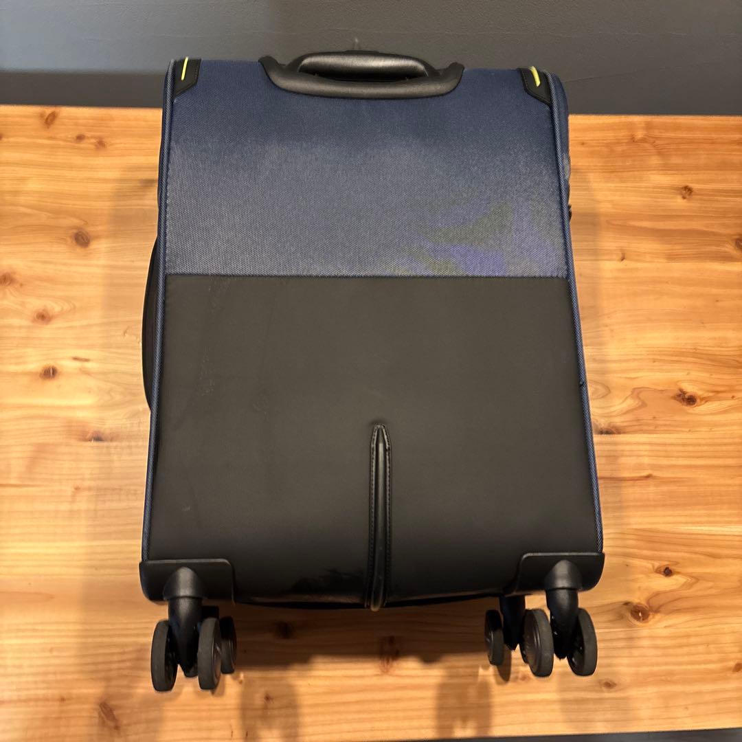 Samsonite サムソナイト　STRARIUM 機内持ち込み可