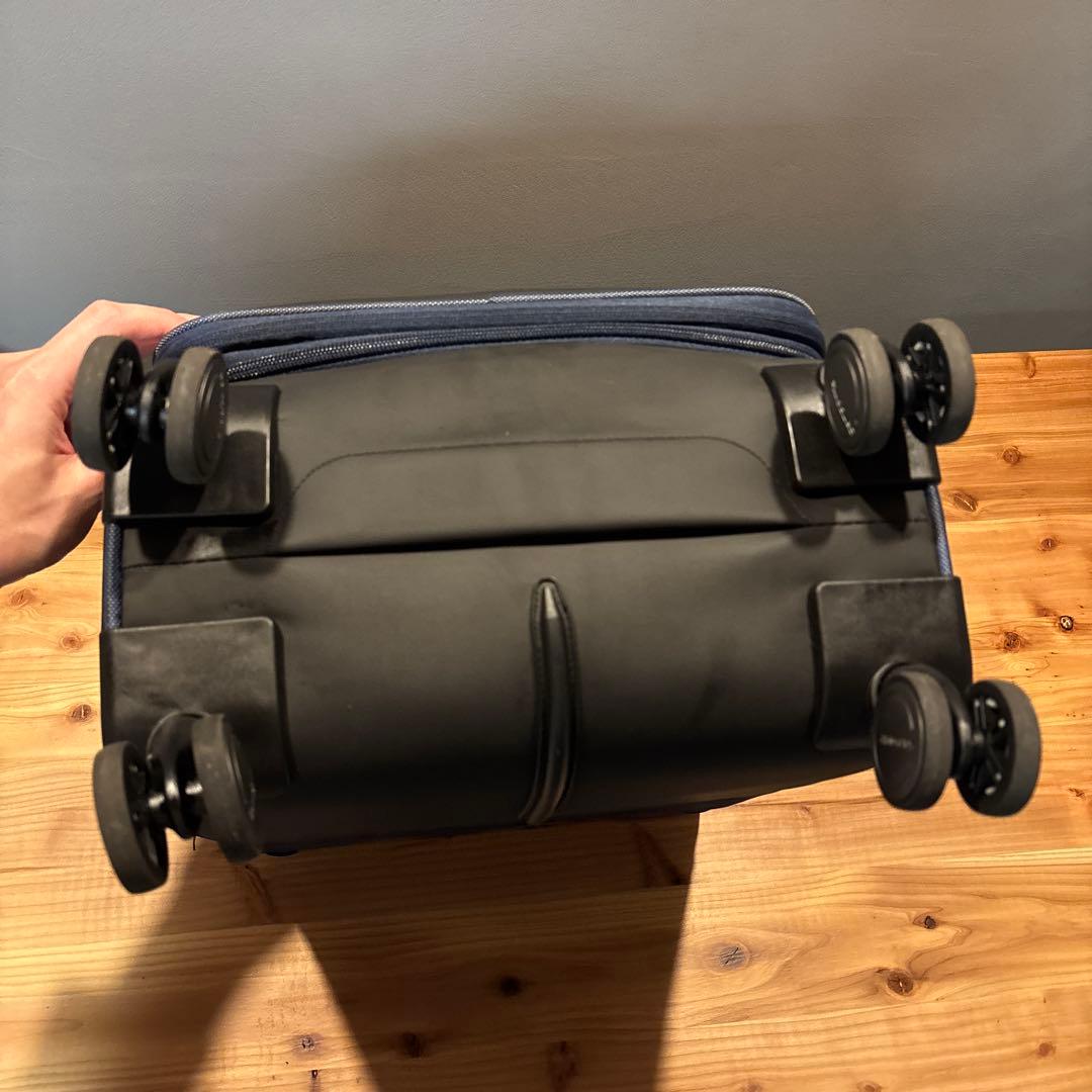 Samsonite サムソナイト　STRARIUM 機内持ち込み可