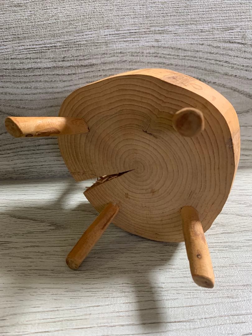 羊毛フェルト　キタキツネとオンコ(イチイ)の椅子　作家さんの作品