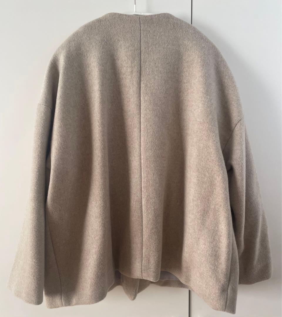 オオカミとシロクマのヴィーカ ショートコート