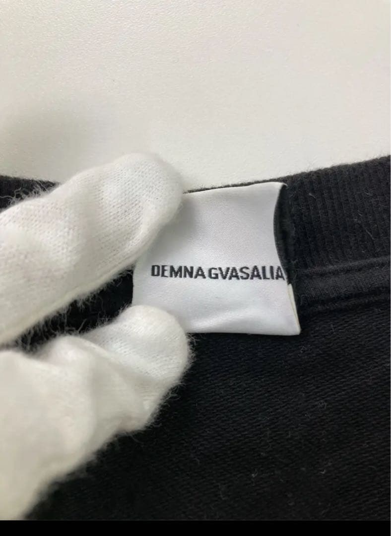 初*平様 VETEMENTS ヴェトモンロングスリーブ デムナロンT 黒　長袖