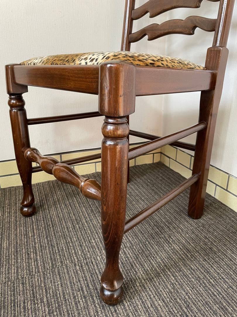 アンティークチェア　ハイバック　ダイニングチェア　ボールアンドクロウ脚　豹柄