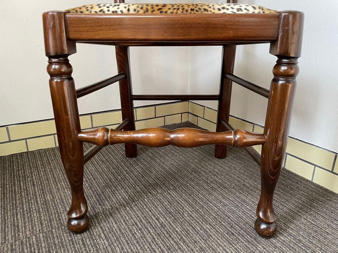 アンティークチェア　ハイバック　ダイニングチェア　ボールアンドクロウ脚　豹柄