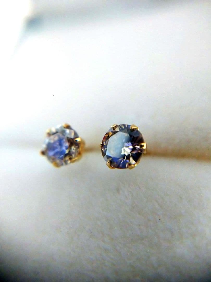 【専用】K18 天然ダイヤモンドピアス 0.6ct