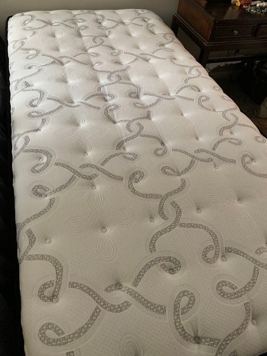 ベッドマットレス(フレーム付き)