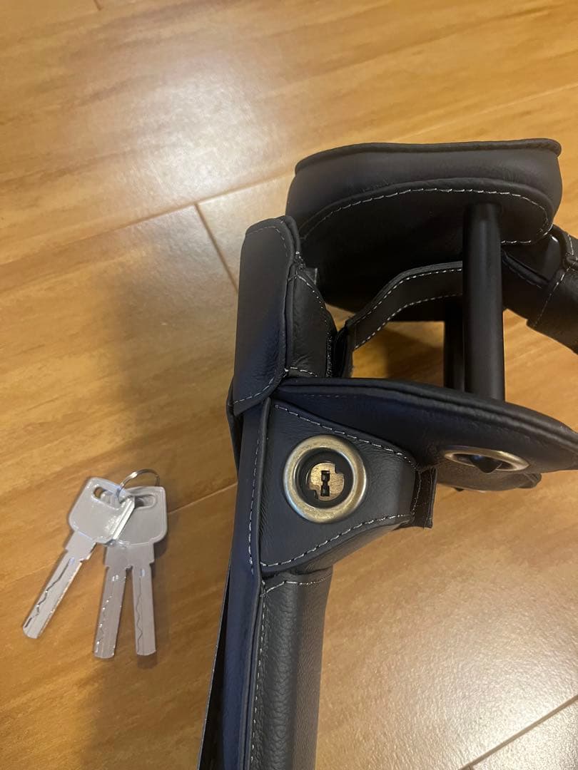 TOMS ステアリングロック ブラック 鍵付き