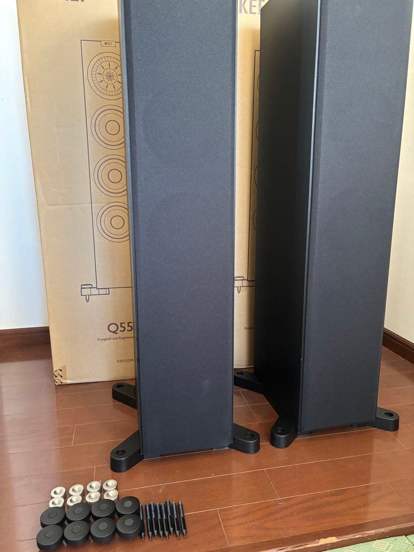 KEF Q550 ブラック　ペア　スパイクベース、サランネット付属