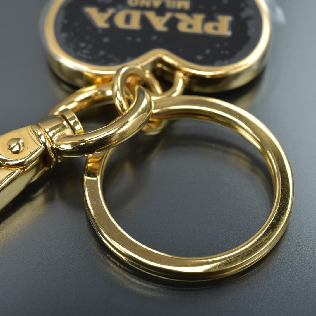 未使用 PRADA ハート キーリング ゴールド ブラック ロゴ キーホルダー