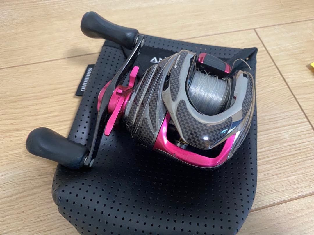 シマノ アンタレスDC HG カスタム仕様　カーボン　キャンディピンク塗装
