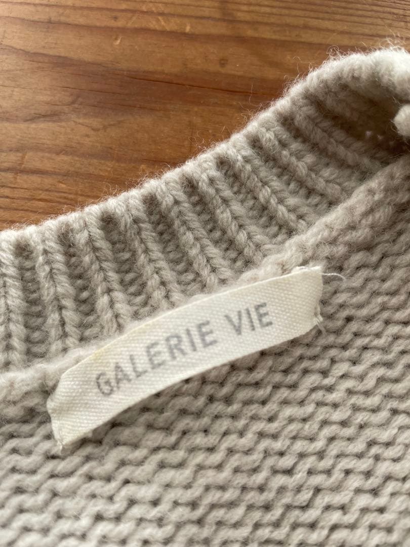 yyy　未使用　Mサイズ　ギャルリーヴィークルーネックファインウール