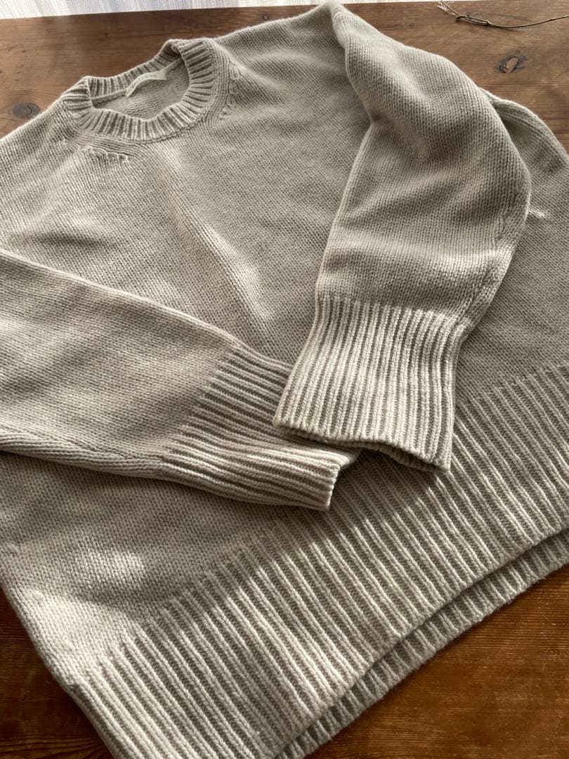yyy　未使用　Mサイズ　ギャルリーヴィークルーネックファインウール