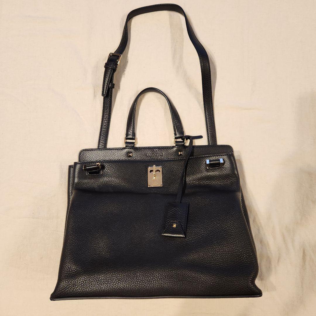【カーキ‼️】VALENTINO ブラックレザートートバッグ