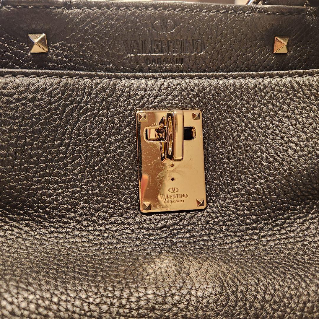 【カーキ‼️】VALENTINO ブラックレザートートバッグ