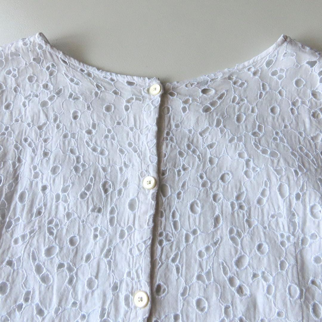 45R カットワークレースのバックボタンブラウス 3 ホワイト 45rpm