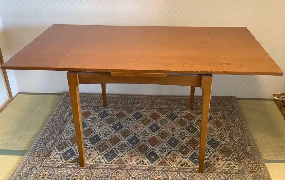 ハビタ　ダイニング　テーブル　HABITAT DINING TABLE