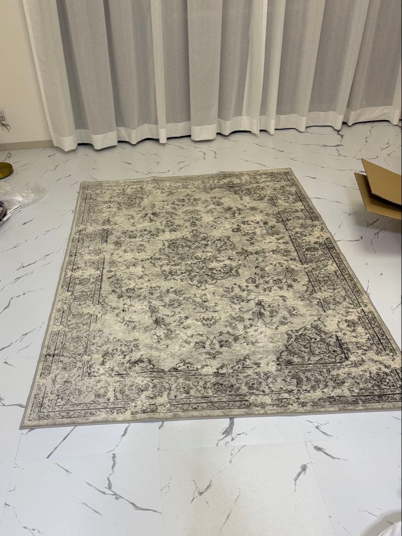 新品未使用品✨定価12,000円 アンティーク調モケットラグ 135×195cm